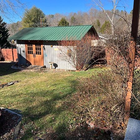 Candyland Cottage Candler Exterior photo